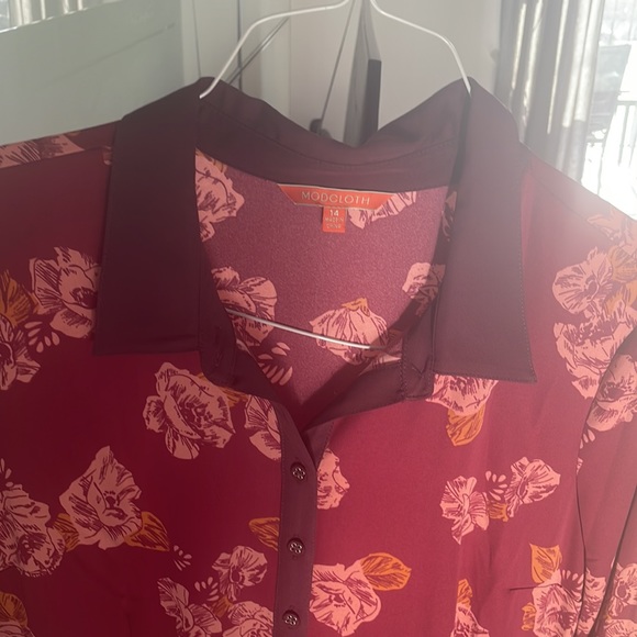 I selling a dress from ModCloth. Very good material. It’s too big. - Picture 2 of 2